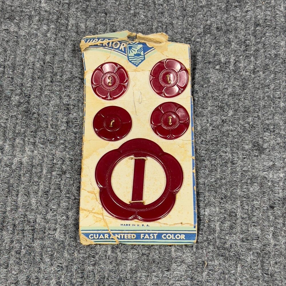 VTG 1940’s Superior Quality Buckle & 4 Button set Bakelite Maroon Red USA Made